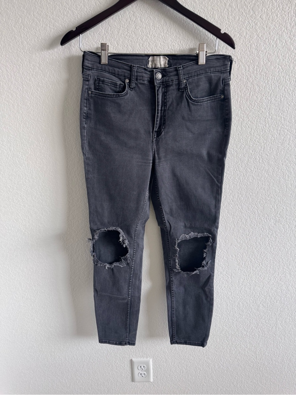 Womens Distressed Knee Skinny Jeans - Washed black